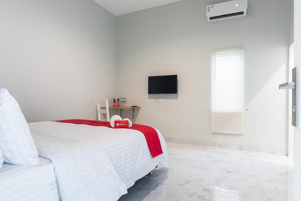 Reddoorz Plus Near Rs Usu Medan 2 Exteriör bild