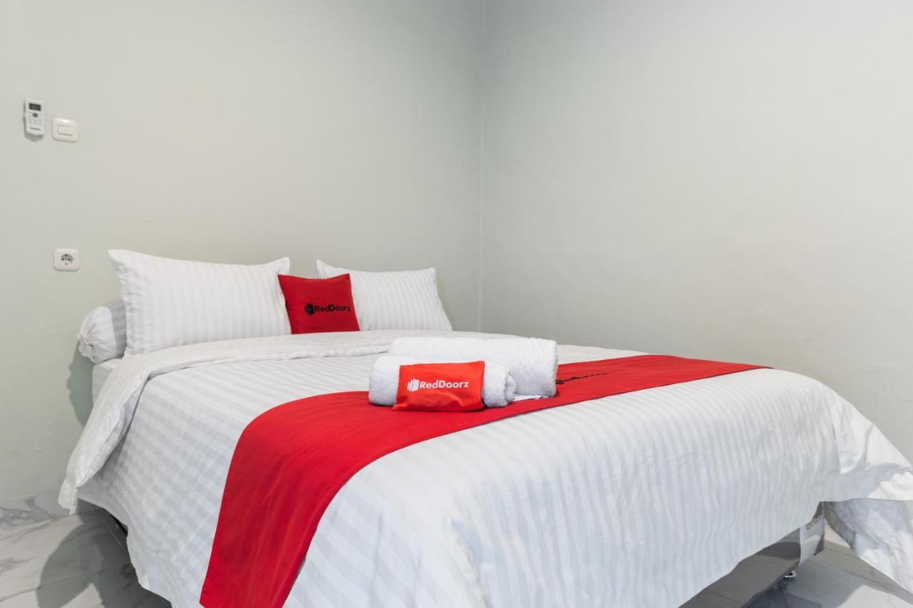 Reddoorz Plus Near Rs Usu Medan 2 Exteriör bild