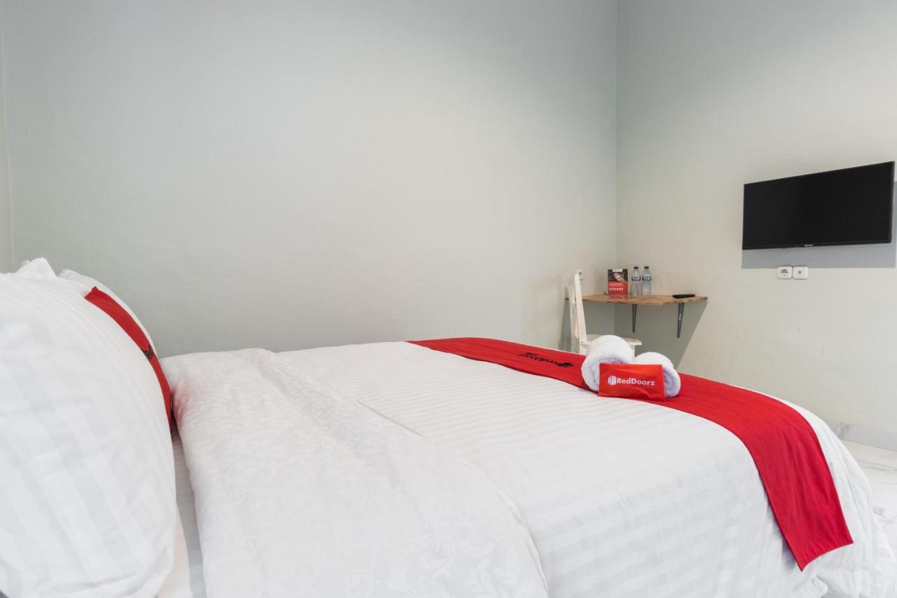Reddoorz Plus Near Rs Usu Medan 2 Exteriör bild