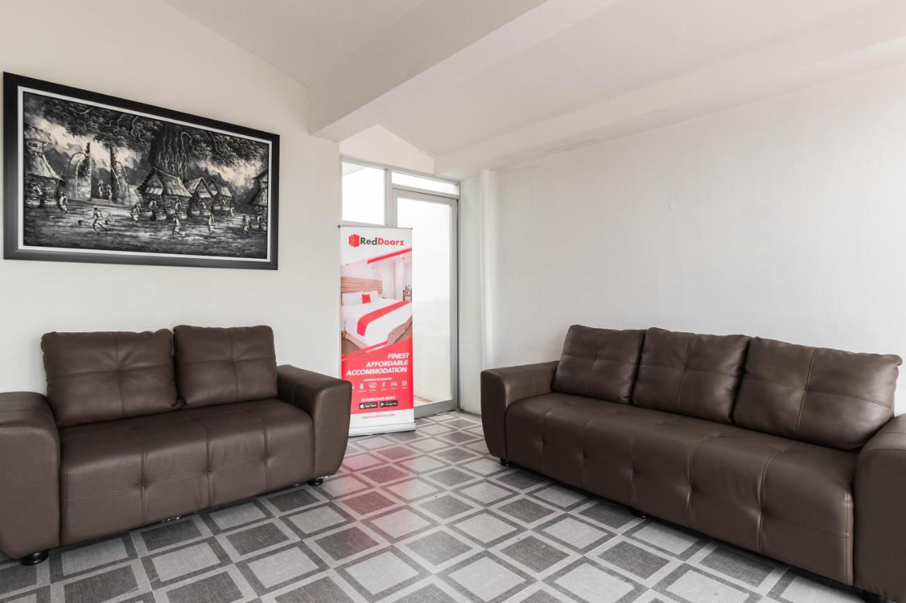 Reddoorz Plus Near Rs Usu Medan 2 Exteriör bild