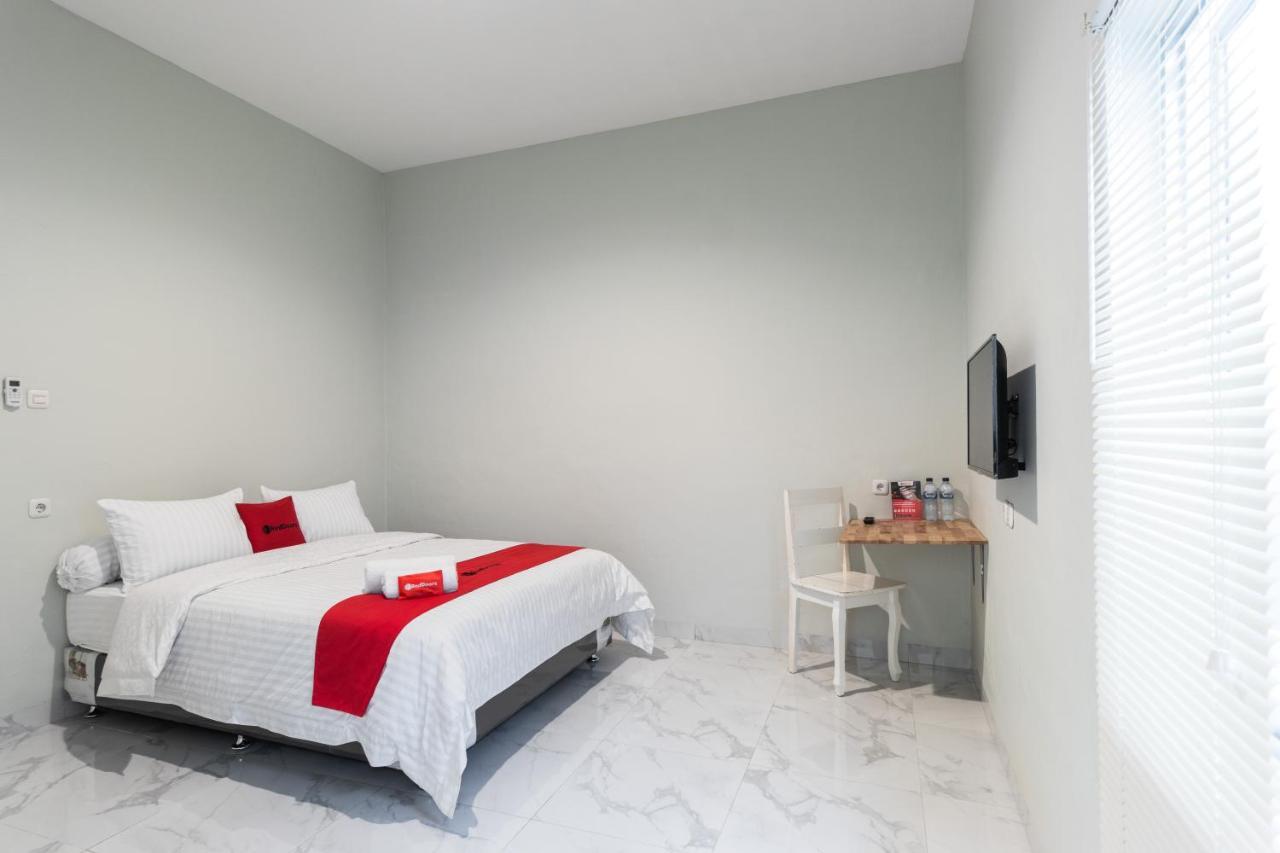 Reddoorz Plus Near Rs Usu Medan 2 Exteriör bild