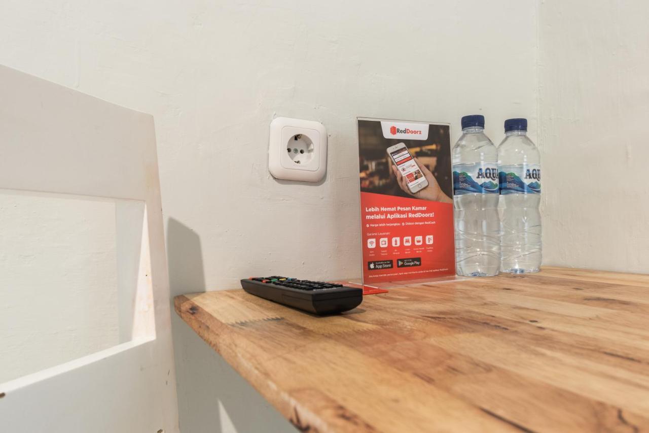 Reddoorz Plus Near Rs Usu Medan 2 Exteriör bild
