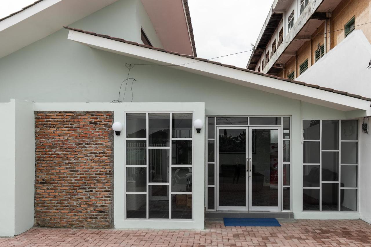 Reddoorz Plus Near Rs Usu Medan 2 Exteriör bild
