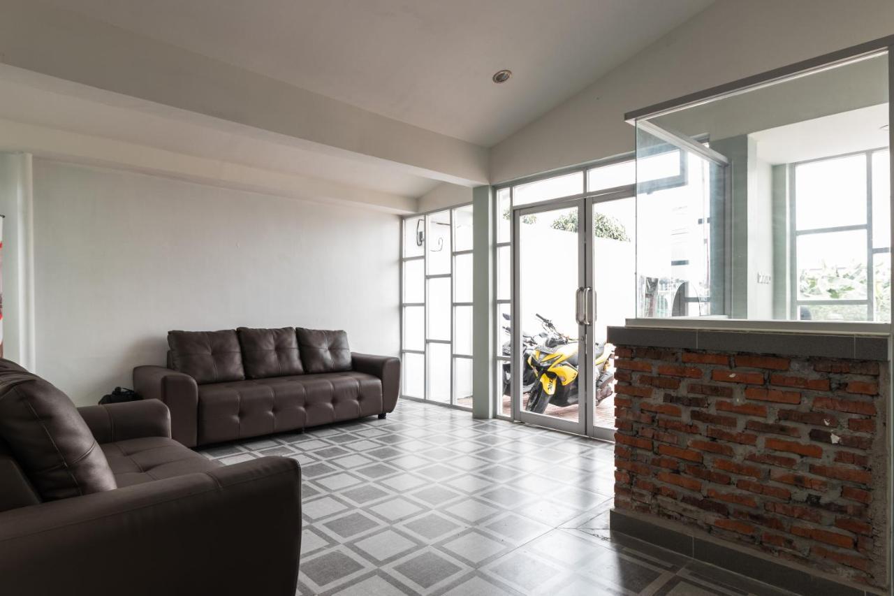 Reddoorz Plus Near Rs Usu Medan 2 Exteriör bild