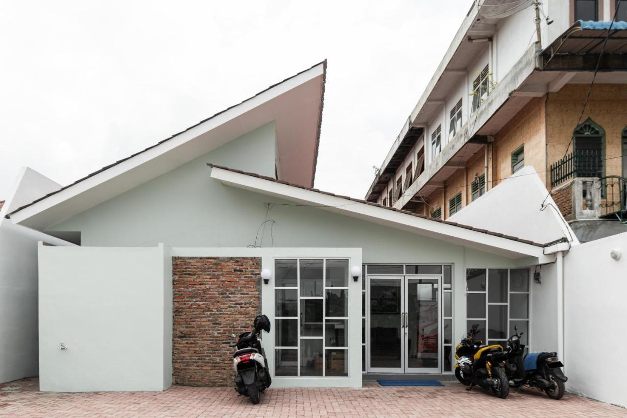 Reddoorz Plus Near Rs Usu Medan 2 Exteriör bild