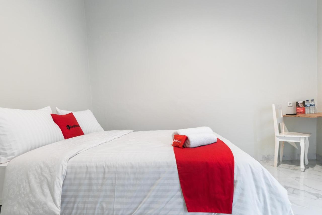 Reddoorz Plus Near Rs Usu Medan 2 Exteriör bild
